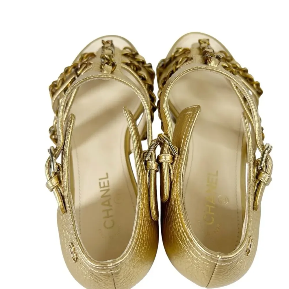 CHANEL Gold Metallic Leather Chain Accent Interlocking CC Flat Sandals